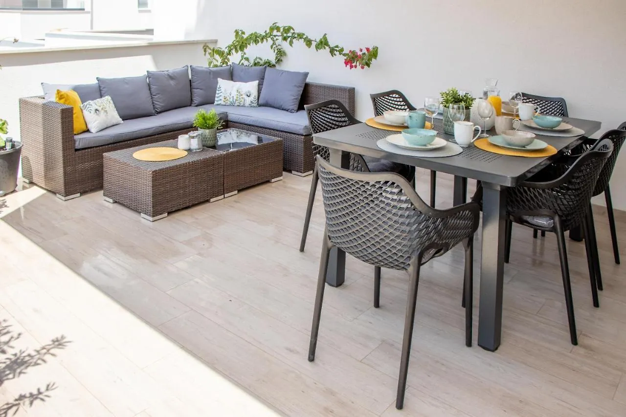 Luxury Apartment Casia With Heated Pool And Pleasent Terrace Τρογκίρ